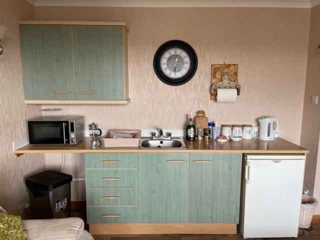Royal Oak Guesthouse ออร์กนีย์ ภายนอก รูปภาพ