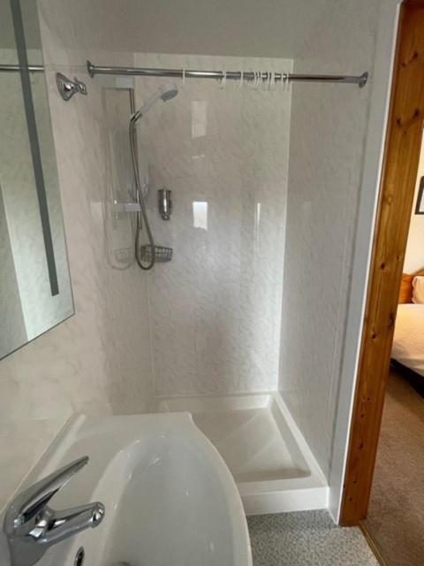 Royal Oak Guesthouse ออร์กนีย์ ภายนอก รูปภาพ