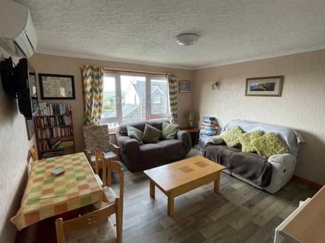 Royal Oak Guesthouse ออร์กนีย์ ภายนอก รูปภาพ