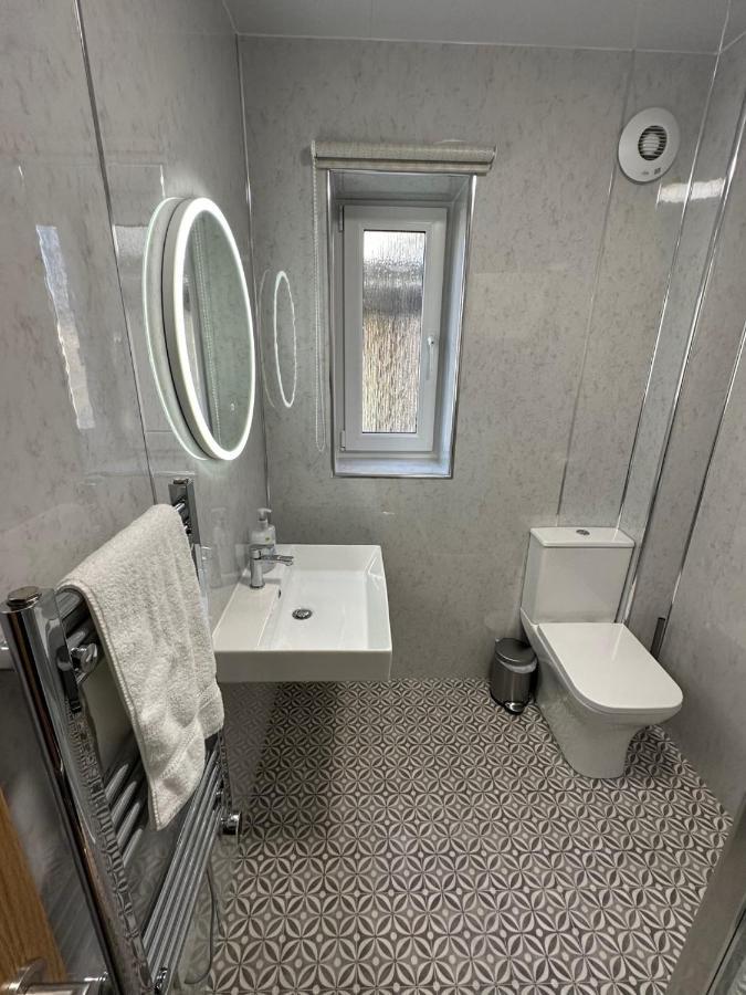 Royal Oak Guesthouse ออร์กนีย์ ภายนอก รูปภาพ