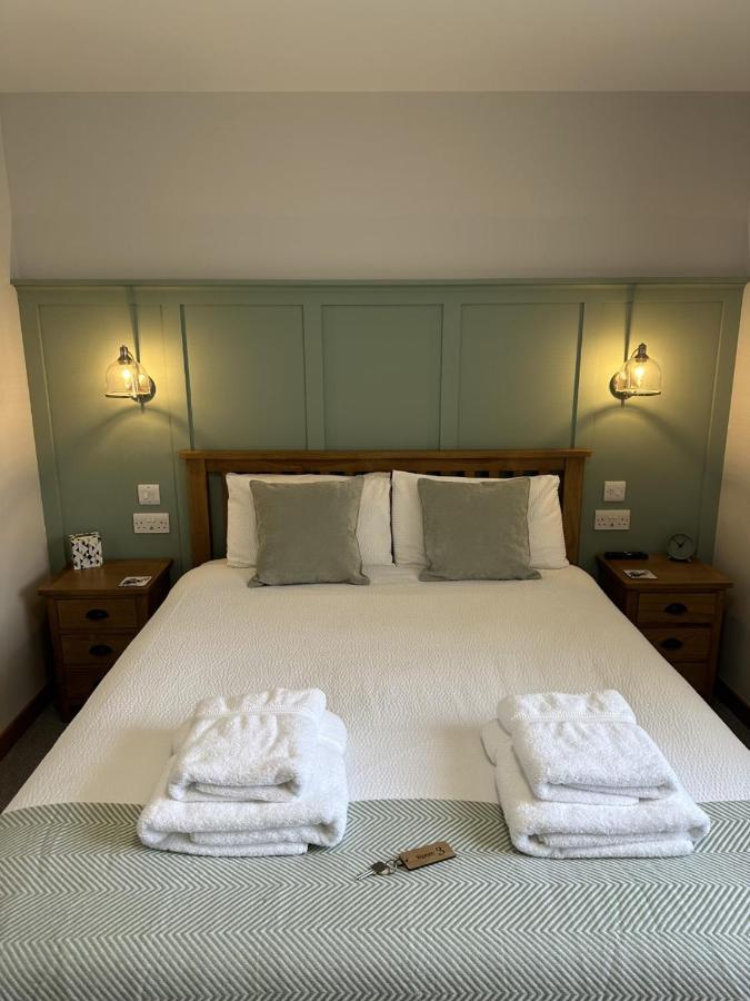 Royal Oak Guesthouse ออร์กนีย์ ภายนอก รูปภาพ